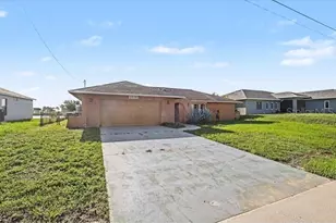 1219 NE 14th Pl, Cape Coral, FL 33909 - Photo 3