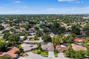 2717 Redford Ct E, Clearwater, FL 33761 - Photo 57