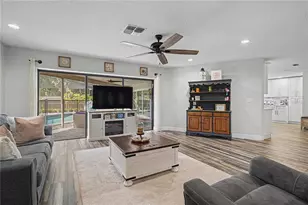 2717 Redford Ct E, Clearwater, FL 33761 - Photo 9