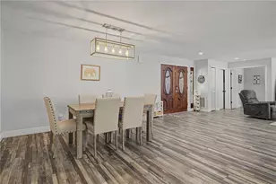 2717 Redford Ct E, Clearwater, FL 33761 - Photo 5