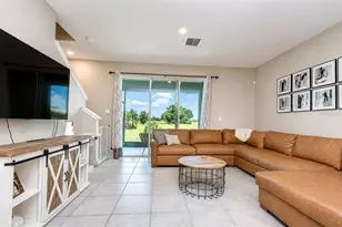 34240 Redwood Dawn Ln, Wesley Chapel, FL 33543 - Photo 23