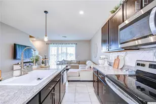 34240 Redwood Dawn Ln, Wesley Chapel, FL 33543 - Photo 21