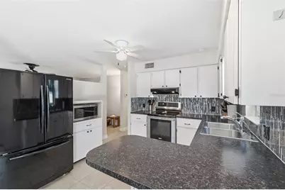 5915 46th Avenue N, Kenneth City, FL 33709 - Photo 11