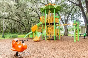 18126 Paradise Point Dr, Tampa, FL 33647 - Photo 9
