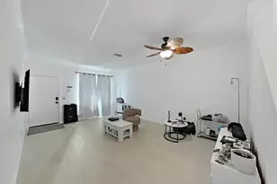 18126 Paradise Point Dr, Tampa, FL 33647 - Photo 15