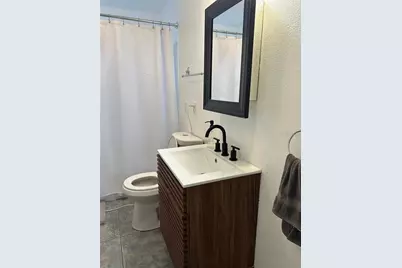 3214 W Coachman Avenue, Tampa, FL 33611 - Photo 11