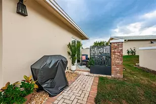 2735 Sherbrooke Ln, Palm Harbor, FL 34684 - Photo 33