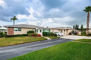 2735 Sherbrooke Ln, Palm Harbor, FL 34684 - Photo 37