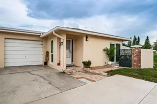 2735 Sherbrooke Ln, Palm Harbor, FL 34684 - Photo 3