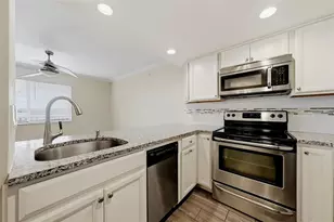 2525 W Bay Dr, Belleair Bluffs, FL 33770 - Photo 11