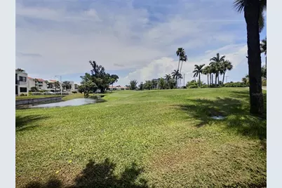 5633 Puerta Del Sol Boulevard S #307, Saint Petersburg, FL 33715 - Photo 9