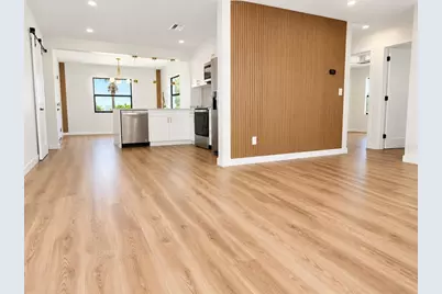 8120 7th Street N, Saint Petersburg, FL 33702 - Photo 3