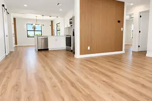 8120 7th St N, Saint Petersburg, FL 33702 - Photo 3