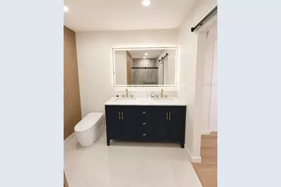 8120 7th Street N, Saint Petersburg, FL 33702 - Photo 17