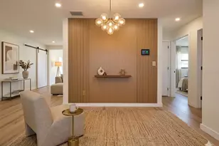 8120 7th St N, Saint Petersburg, FL 33702 - Photo 5