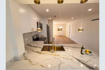 8120 7th Street N, Saint Petersburg, FL 33702 - Photo 9