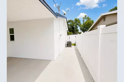 8120 7th Street N, Saint Petersburg, FL 33702 - Photo 31