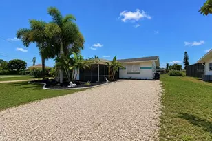 4933 Victoria Dr, Cape Coral, FL 33904 - Photo 3