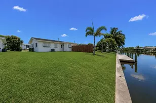 4933 Victoria Dr, Cape Coral, FL 33904 - Photo 19