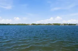 5117 Salmon Dr SE, Saint Petersburg, FL 33705 - Photo 25