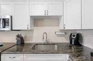 5117 Salmon Dr SE, Saint Petersburg, FL 33705 - Photo 13