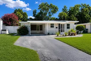 6299 34th Ave N, Saint Petersburg, FL 33710 - Photo 3