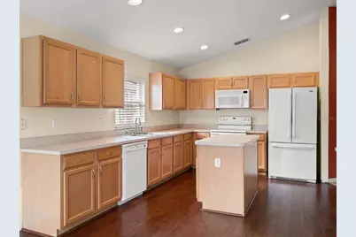 2318 Barons Court, Tavares, FL 32778 - Photo 11