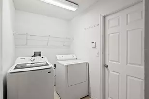 2318 Barons Ct, Tavares, FL 32778 - Photo 25