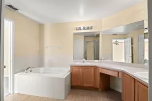2318 Barons Ct, Tavares, FL 32778 - Photo 19