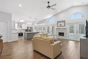 5274 White Sand Cir NE, Saint Petersburg, FL 33703 - Photo 15