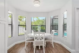 5274 White Sand Cir NE, Saint Petersburg, FL 33703 - Photo 9