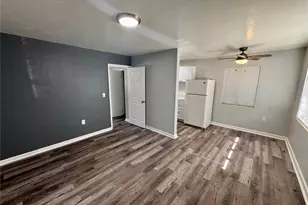 2318 4th St S, Saint Petersburg, FL 33705 - Photo 5