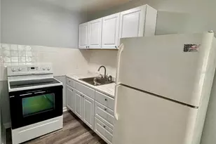 2318 4th St S, Saint Petersburg, FL 33705 - Photo 3