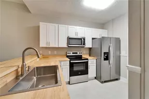 1032 Radison Ave, Sun City Center, FL 33573 - Photo 9