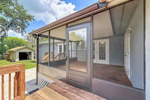 1926 Meadowridge Dr, Valrico, FL 33596 - Photo 33
