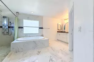 1926 Meadowridge Dr, Valrico, FL 33596 - Photo 15