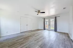 1926 Meadowridge Dr, Valrico, FL 33596 - Photo 13