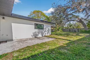203 Driftwood Dr W, Palm Harbor, FL 34683 - Photo 31