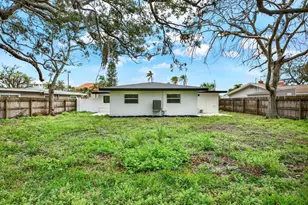 203 Driftwood Dr W, Palm Harbor, FL 34683 - Photo 17