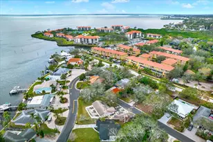203 Driftwood Dr W, Palm Harbor, FL 34683 - Photo 23