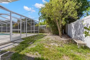2441 Fairbanks Dr, Clearwater, FL 33764 - Photo 23