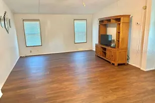 6202 Pinewood Village Cir W, Lakeland, FL 33811 - Photo 5