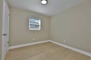 2450 40th Ave N, Saint Petersburg, FL 33714 - Photo 19
