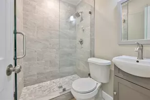 2450 40th Ave N, Saint Petersburg, FL 33714 - Photo 17