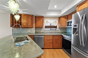 9564 Tara Cay Ct, Seminole, FL 33776 - Photo 5