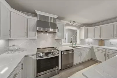 6717 Cardinal Drive S, Saint Petersburg, FL 33707 - Photo 29
