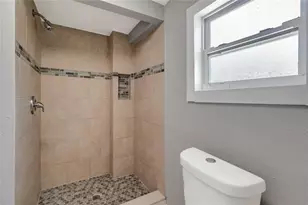 6105 N 23rd St, Tampa, FL 33610 - Photo 21
