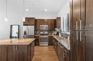 130 8th St N, Saint Petersburg, FL 33701 - Photo 25