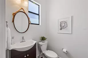 130 8th St N, Saint Petersburg, FL 33701 - Photo 13
