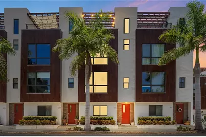 130 8th Street N, Saint Petersburg, FL 33701 - Photo 1